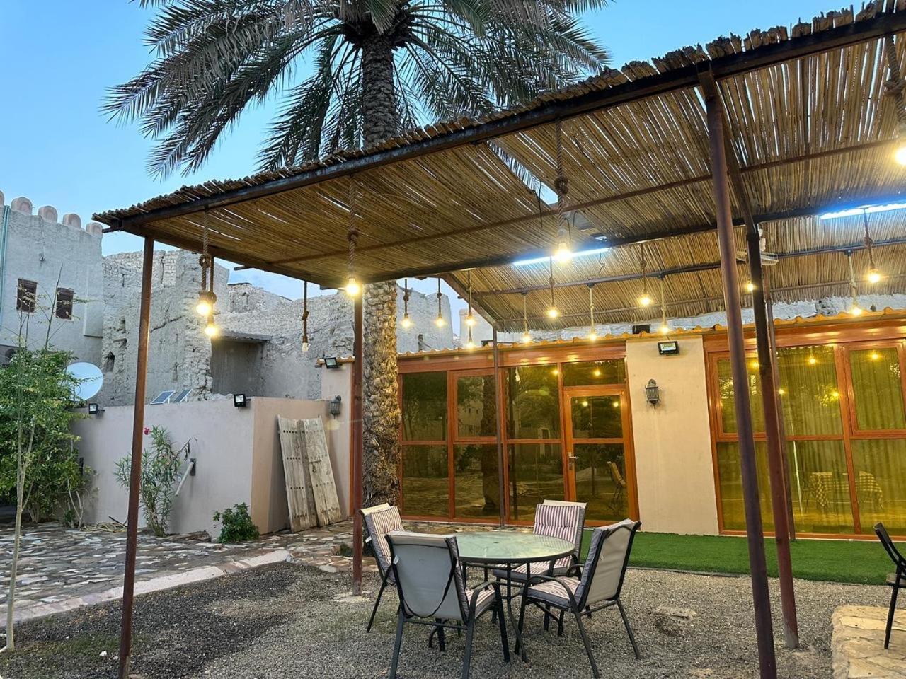 Villa Al- Aqyr Rest Garden أستراحة حارة العقر à Nizwa Extérieur photo