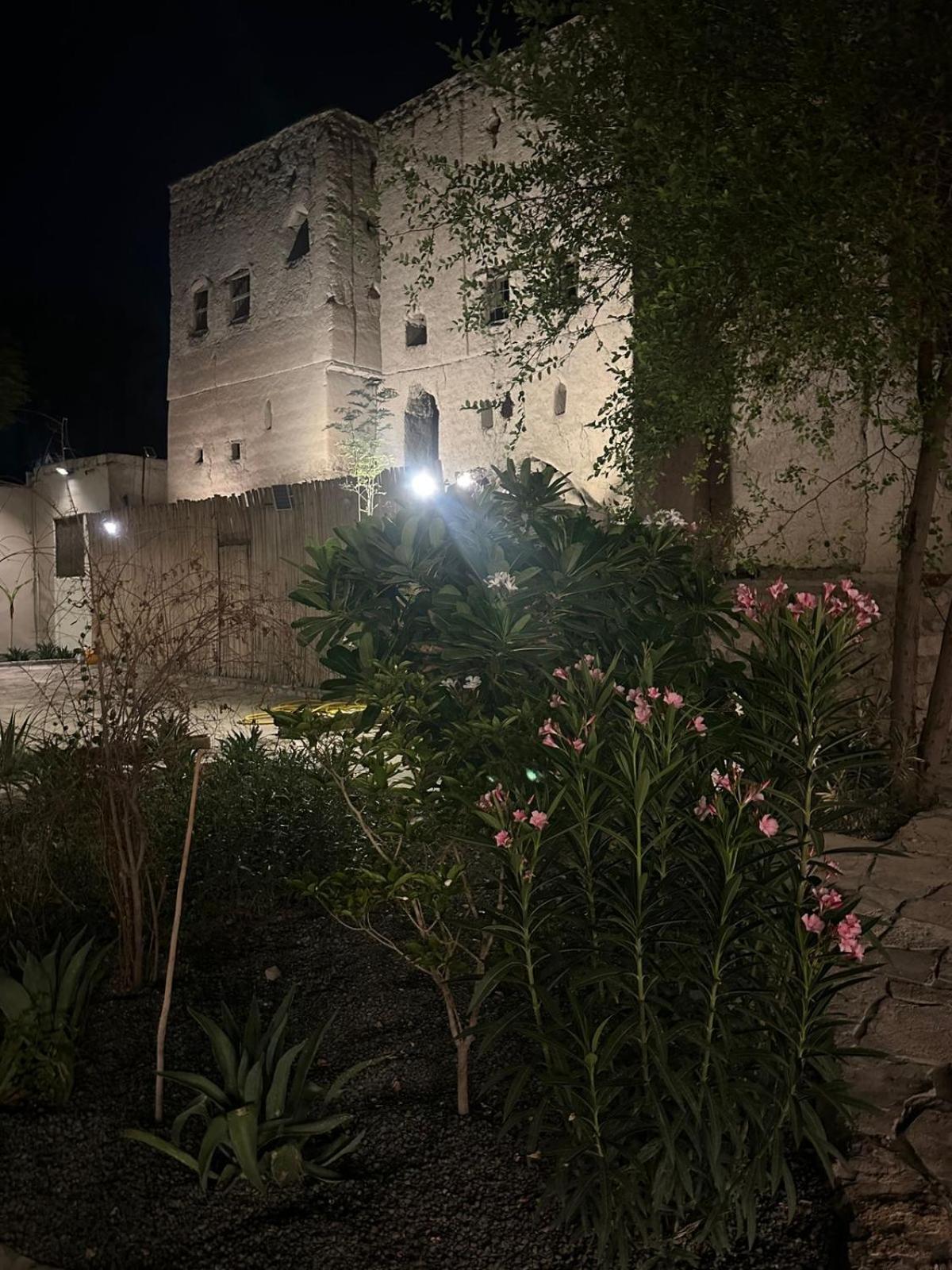 Villa Al- Aqyr Rest Garden أستراحة حارة العقر à Nizwa Extérieur photo